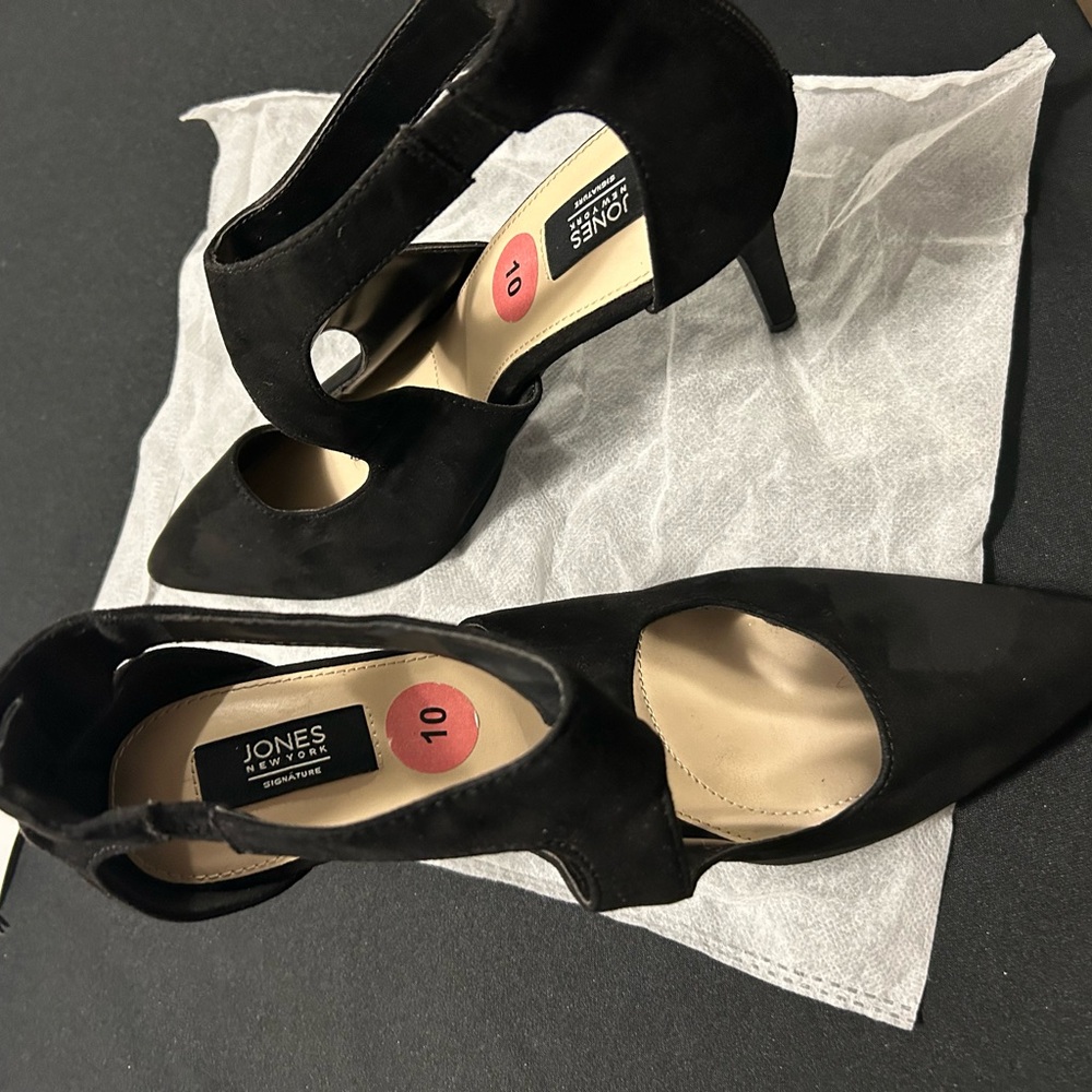 Jones New York size 10 beautiful heels!